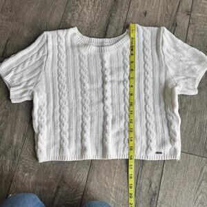 Hollister white cable knit crop sweater M